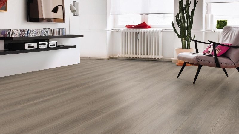 Laminate oak color