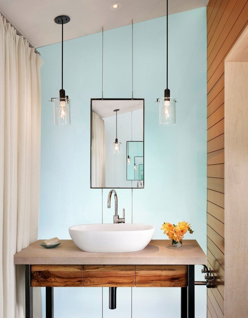 Suspended lamps in the bathroom