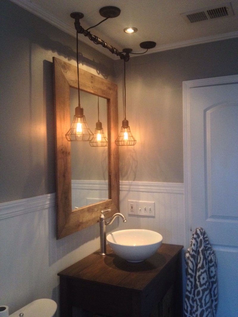 Suspended lamps in the bathroom