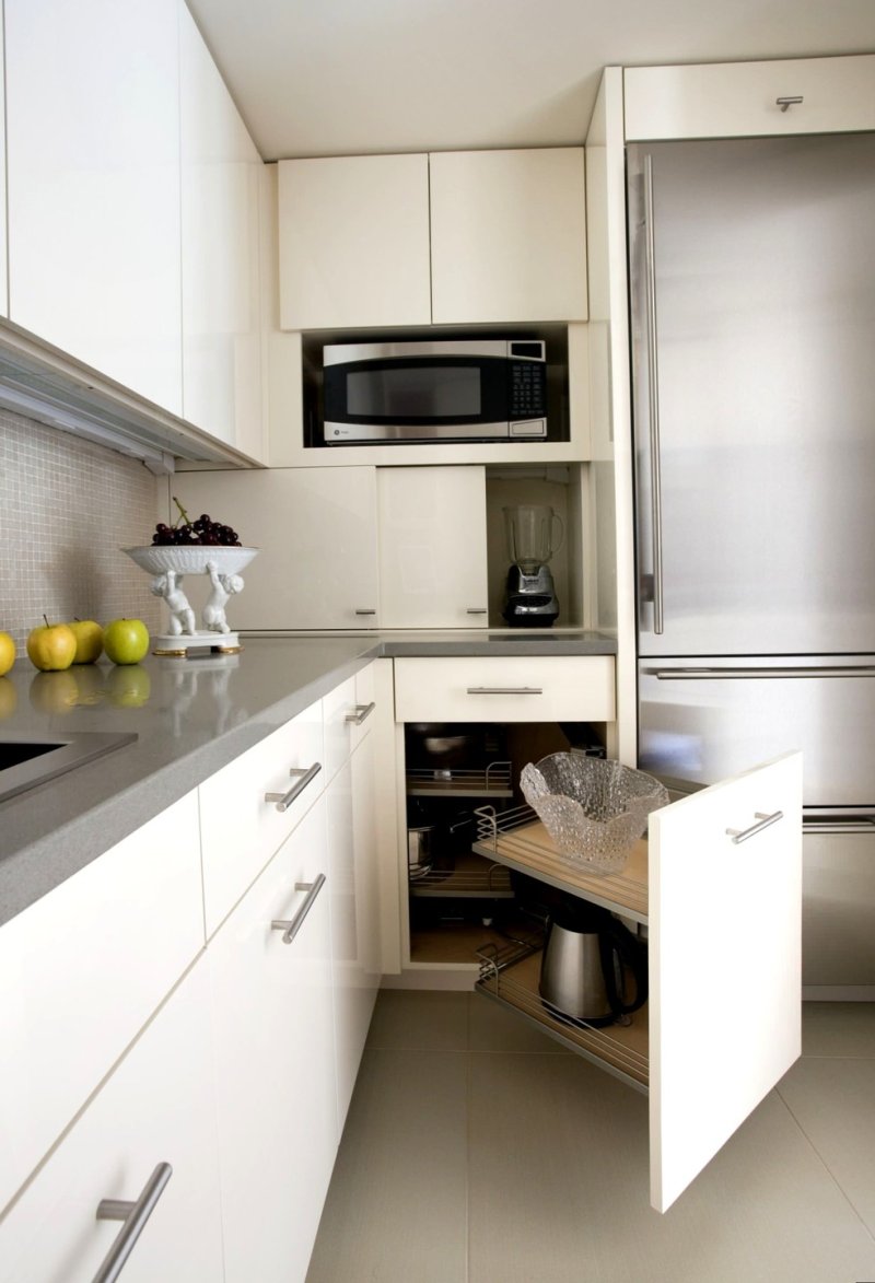 Small kitchen with a refrigerator