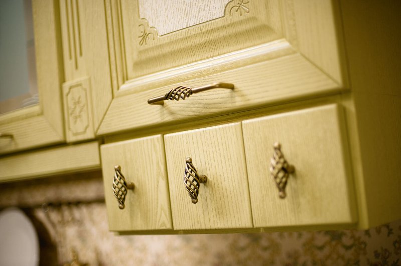 Pens for white facades of the kitchen