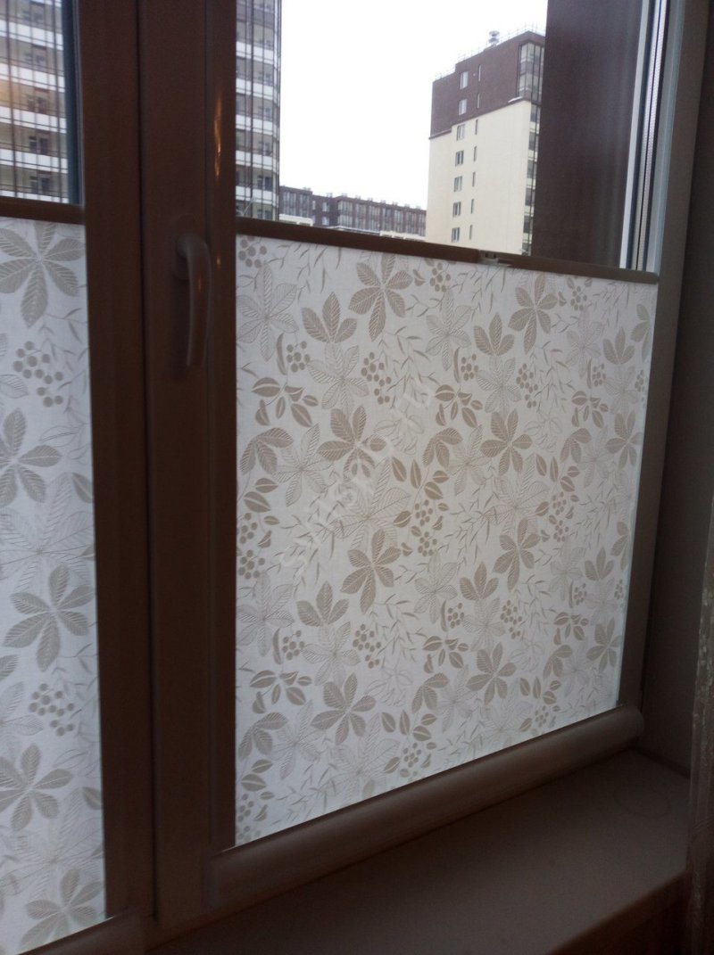 Closed roller curtains