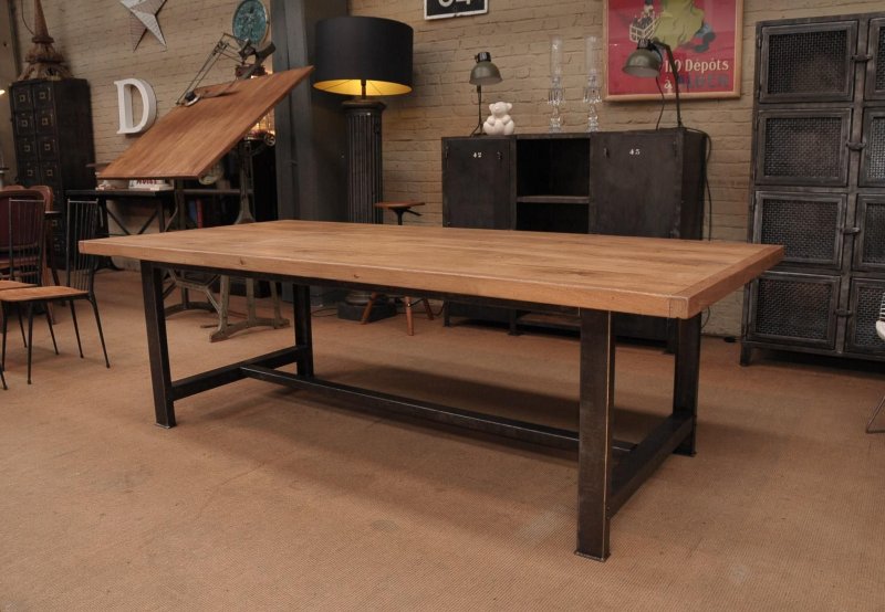 Loft -style table