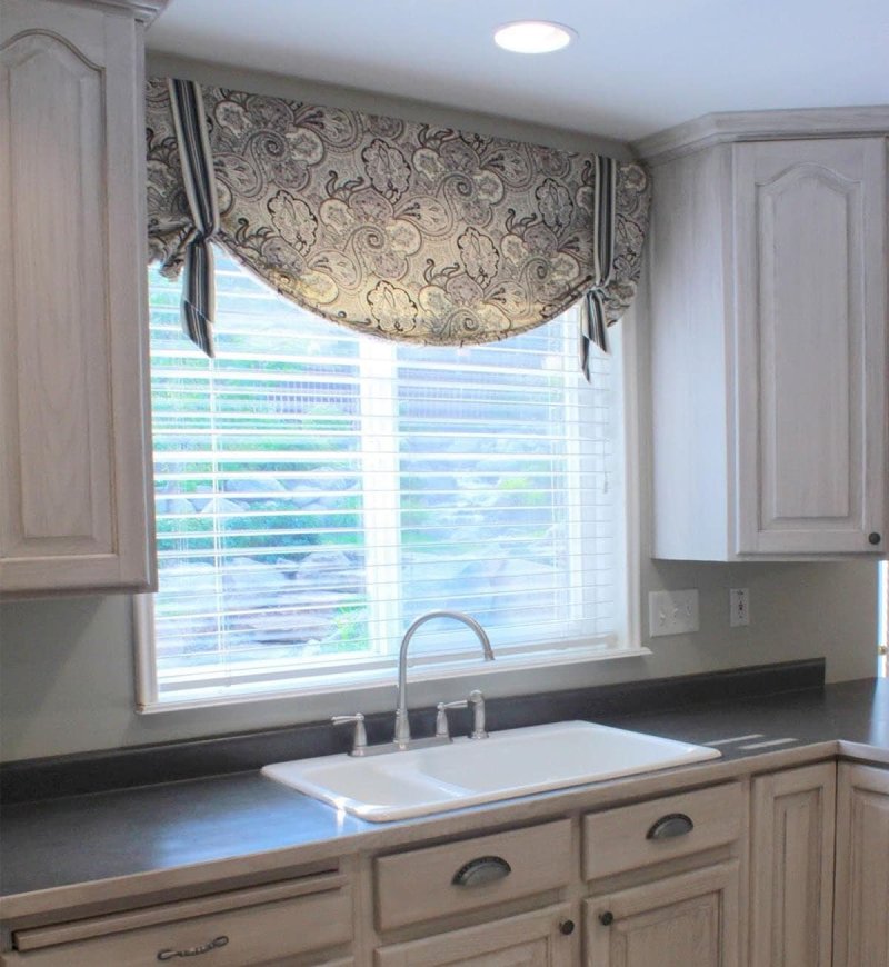 Curtains in the interior of the kitchen