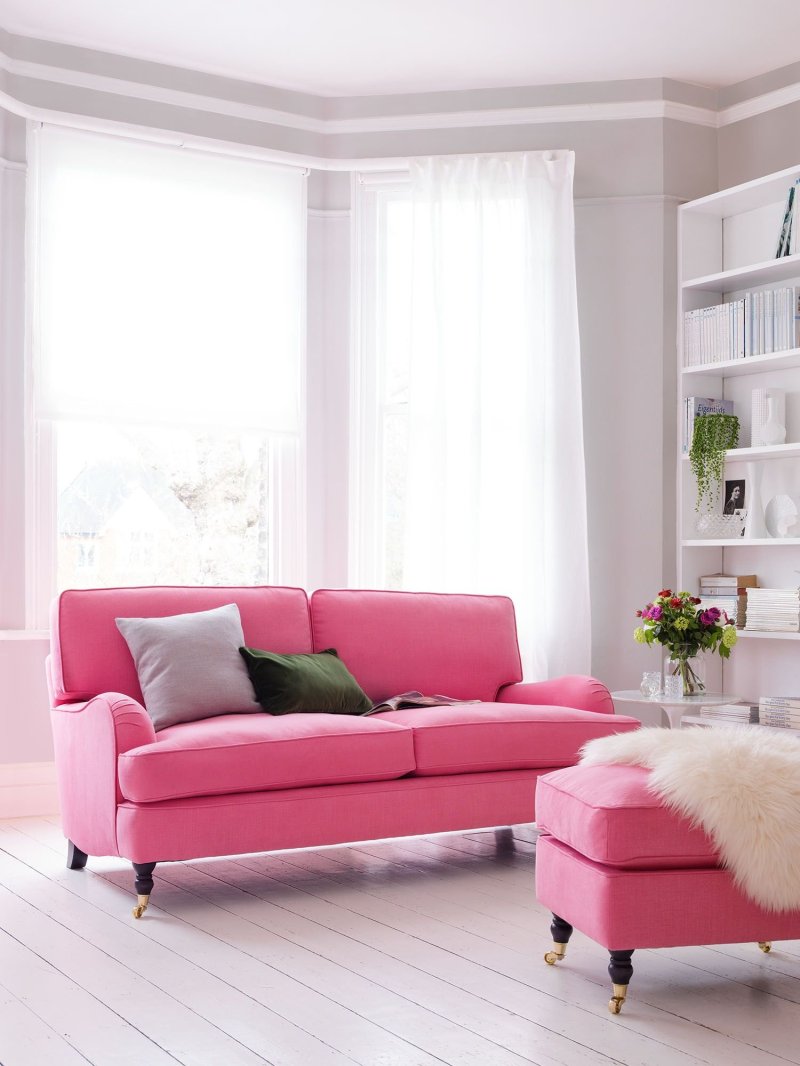 Pink sofa in the interior