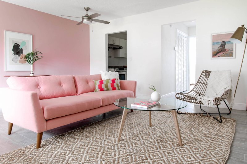 Pink sofa in the interior