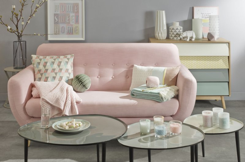 Pink-pile sofa in the interior