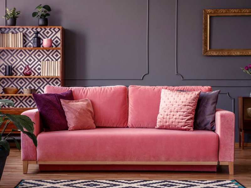 Pink sofa in the interior