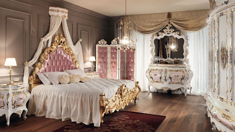 Royal bedroom style Rococo