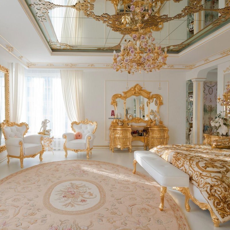 Baroque style in the interior of the apartment