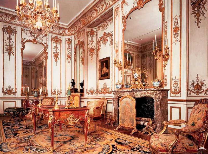 Baroque style interiors