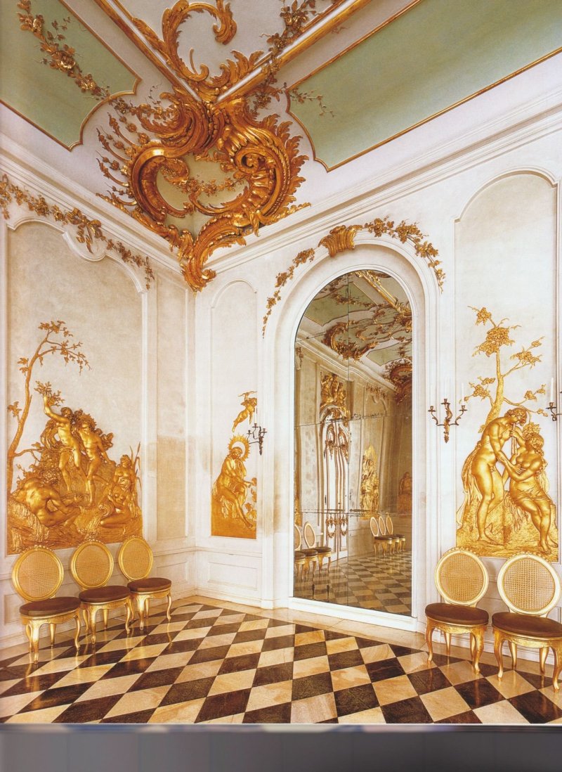 The interior of the palace