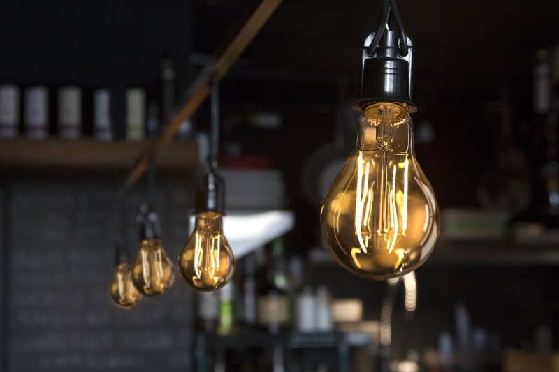 Filament loft lamp