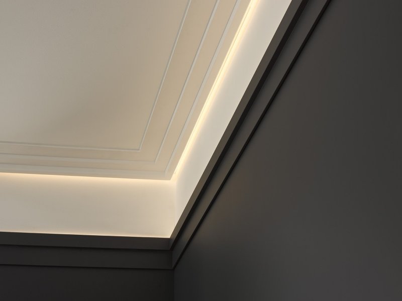 Ceiling baseboard