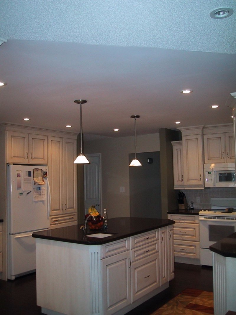 Ceiling lighting in the kitchen