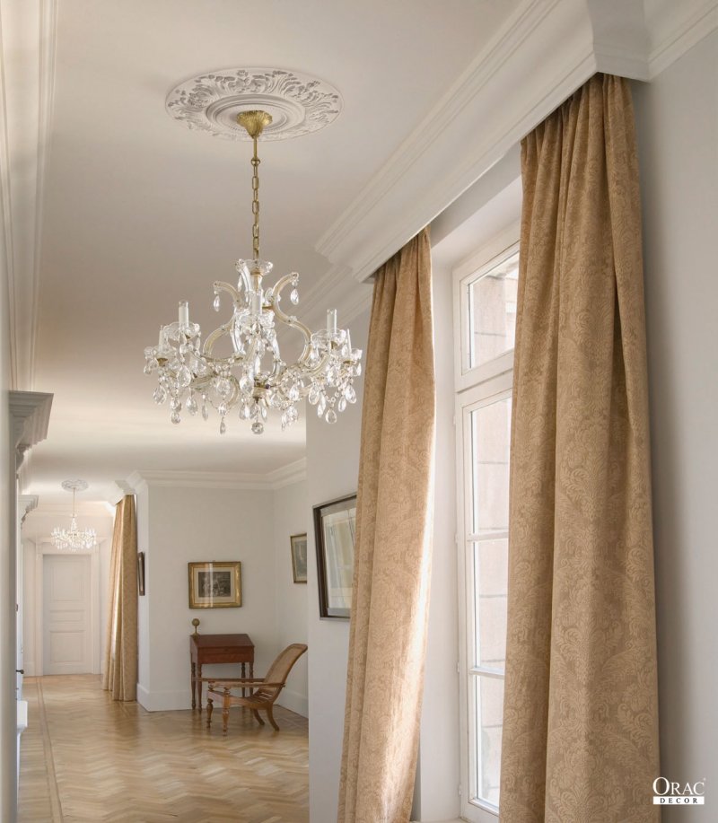 Ceiling cornice in the interior