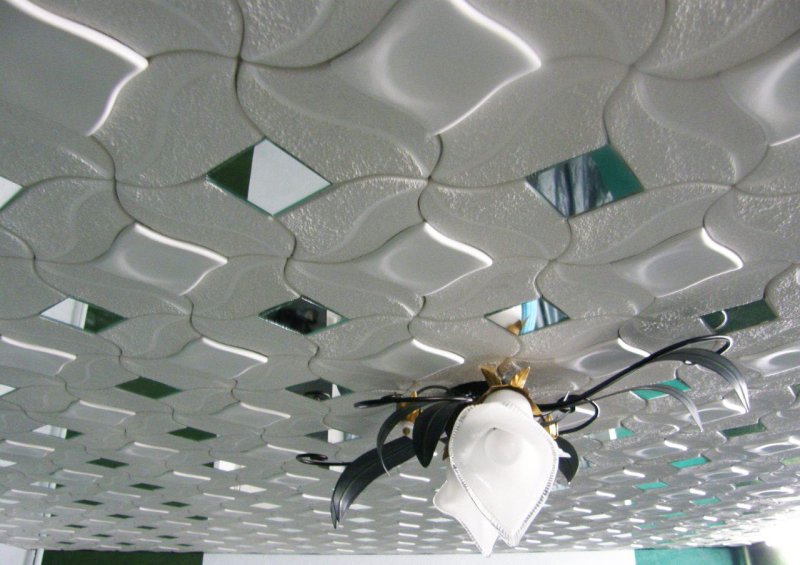 Ceiling tiles