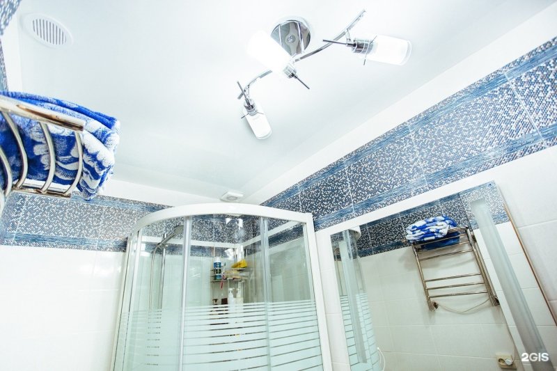 Stretch ceiling in the bathroom