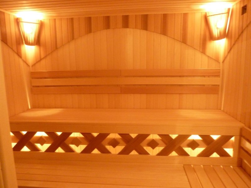 Canopy in steam room 2x2