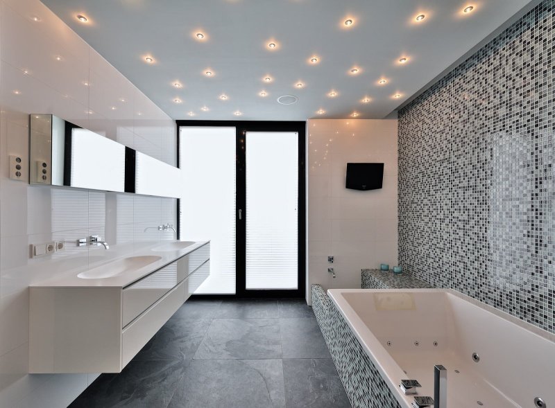 Ceiling design in the bathroom