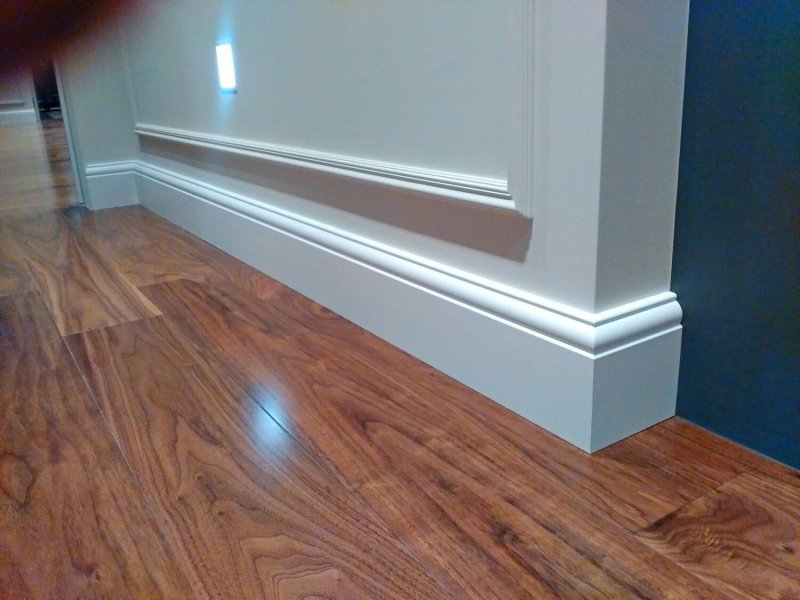 Skirting floor floor