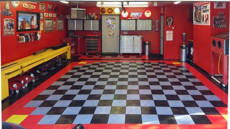 Garage tile