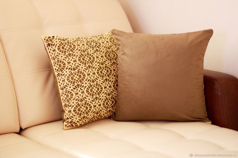 Decorative pillows on the sofa