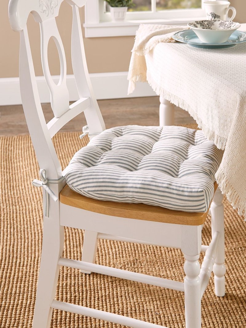 Kitchen chairs pillows