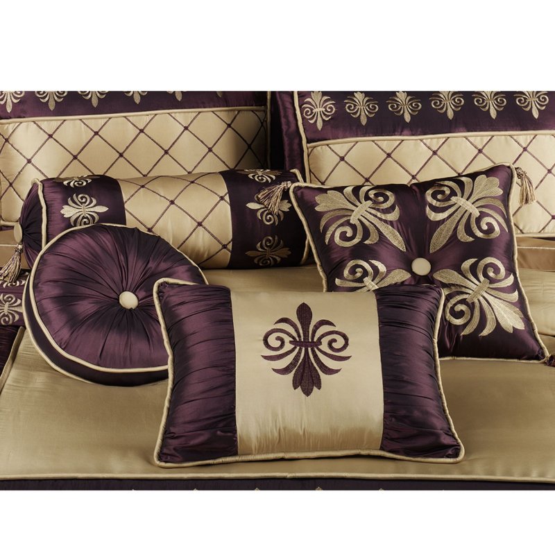 Stylish decorative pillows