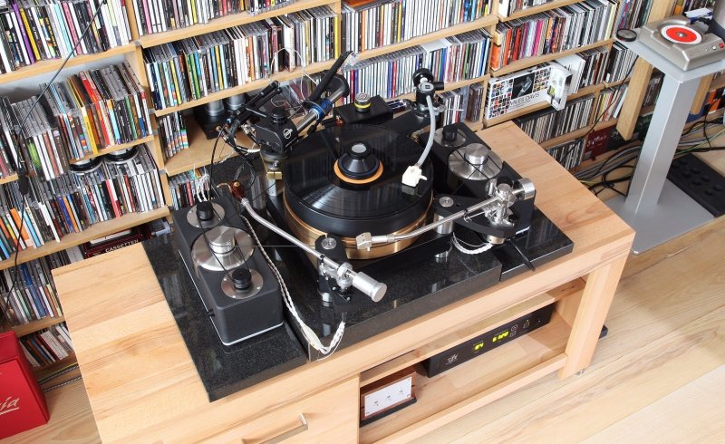 Pioneer 1250 vinyl player