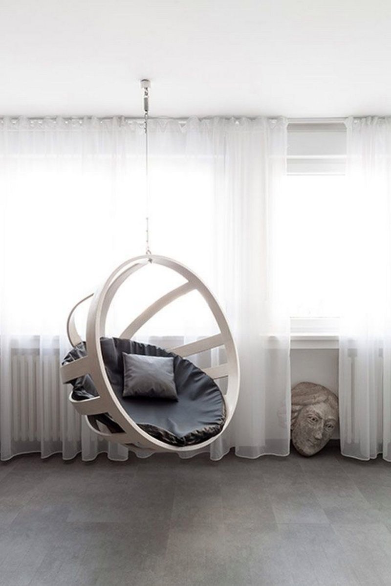 Stuller suspended chair