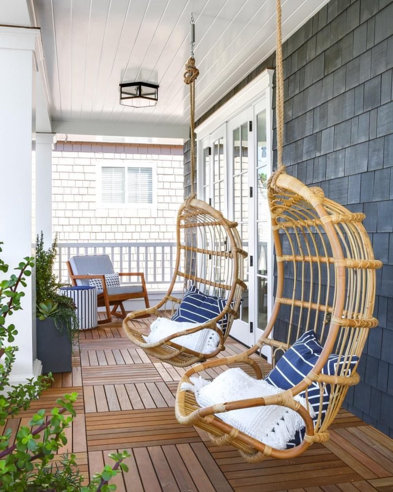 Suspended chair on the balcony