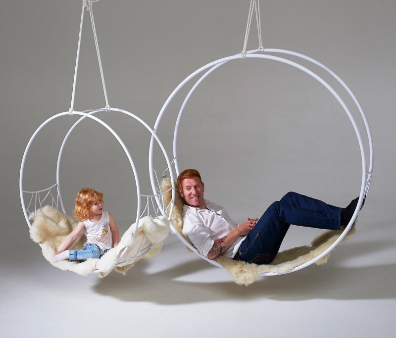 Swing the cocoon suspended