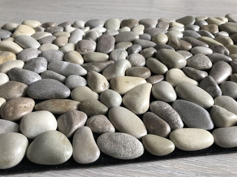 Stone of pebbles