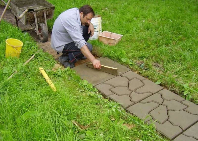 Garden paths