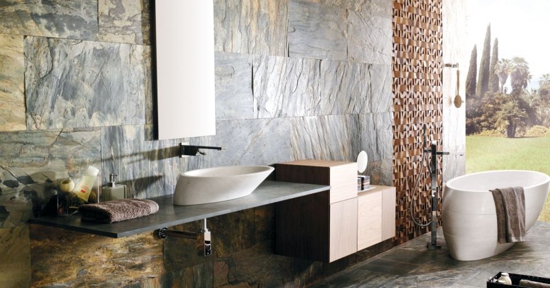 Onyx porcelain border in the interior of the bathroom