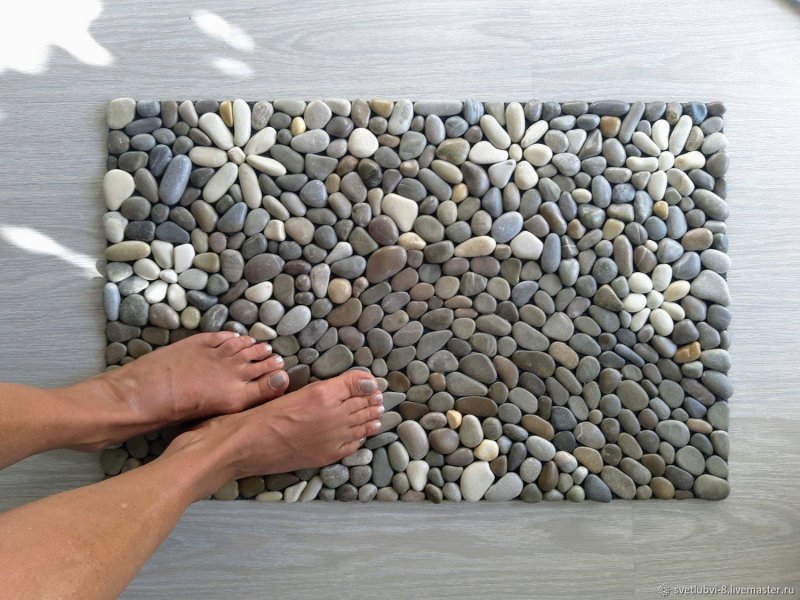 Pebble massage rug