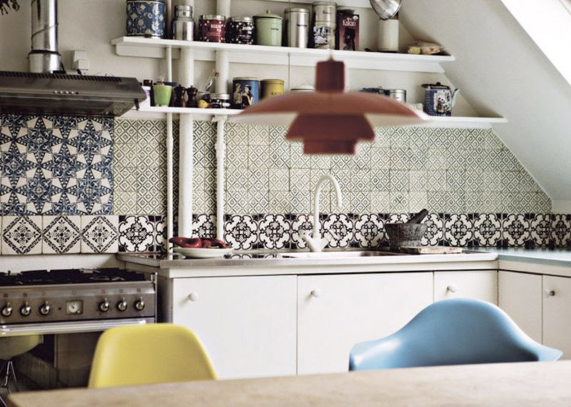 Kitchen tiles per apron