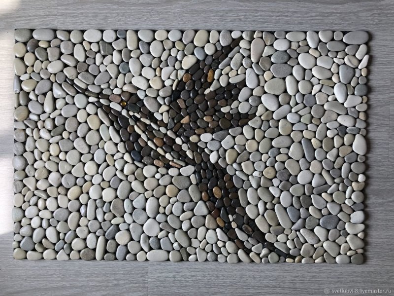 Mosaic from pebbles