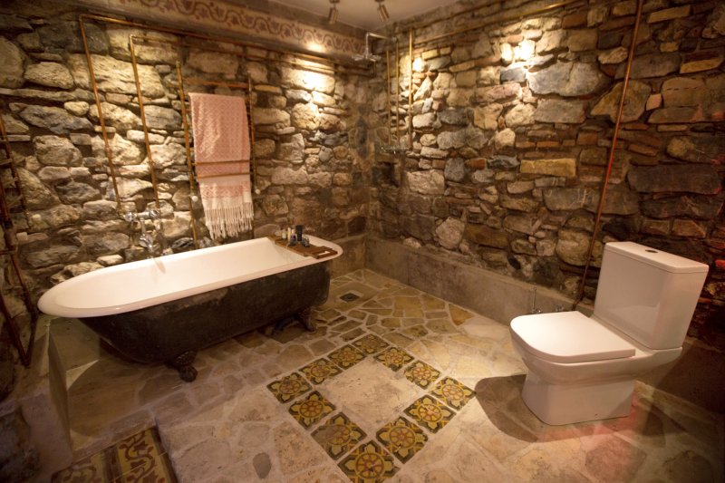 Bathroom finishing with stone