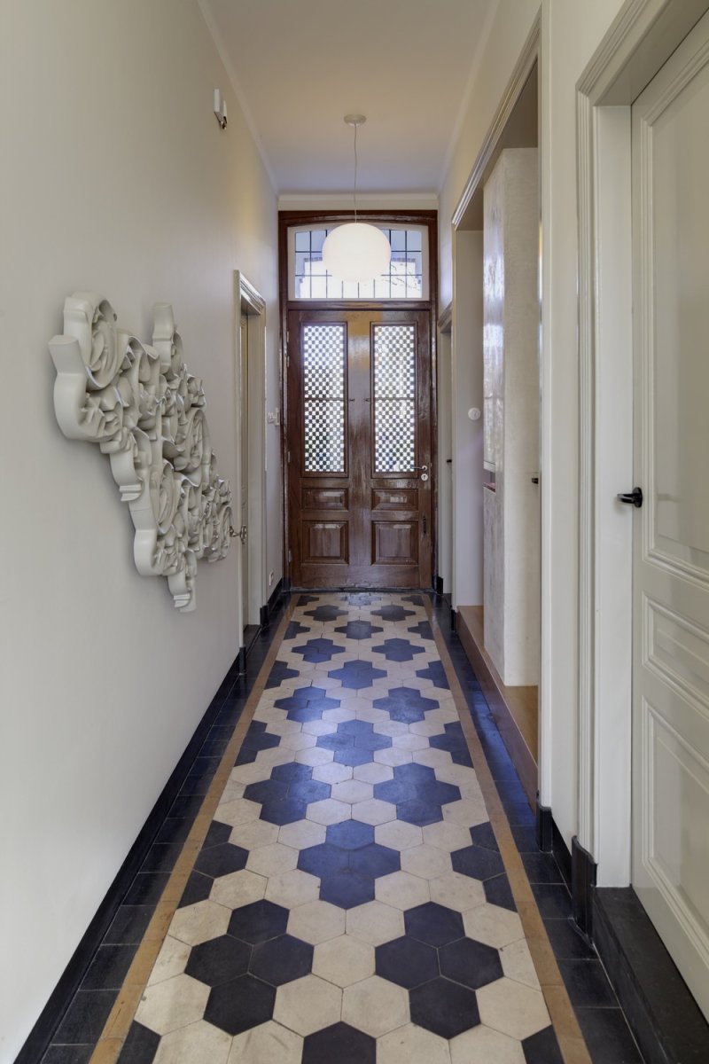 Corridor tile