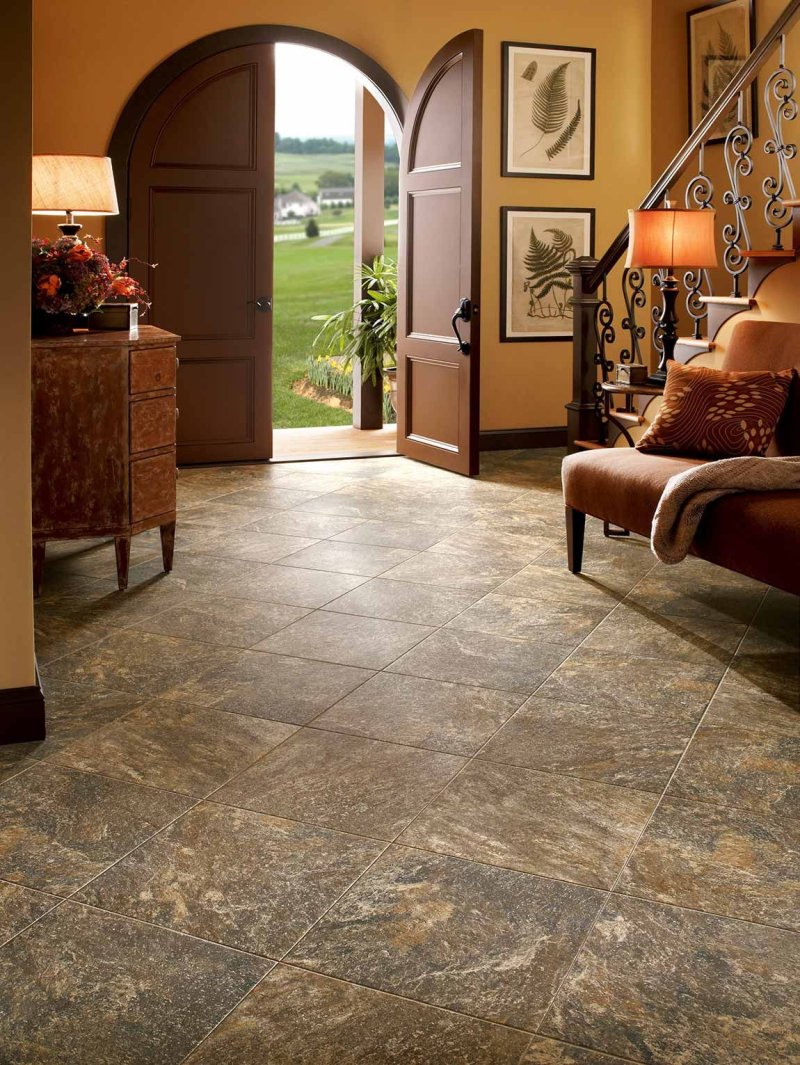 Porcelain tile to the floor