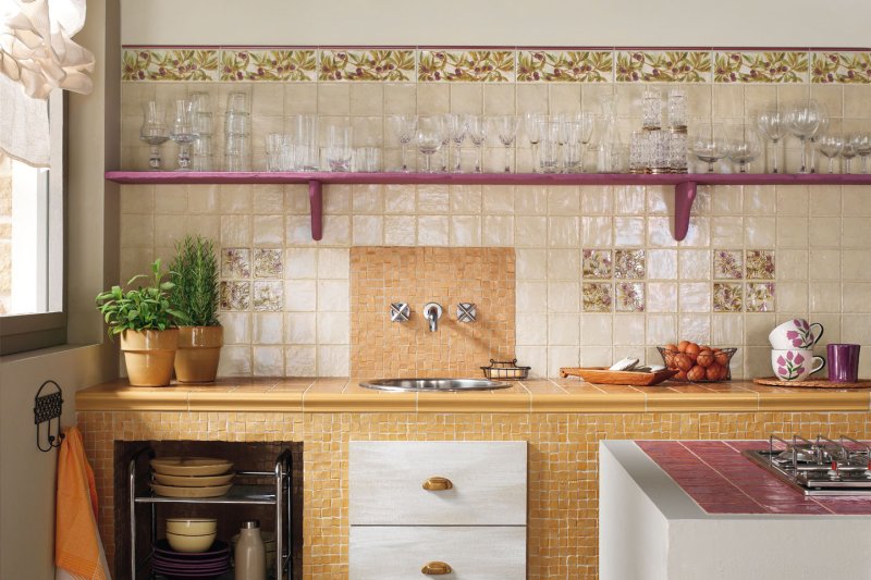 Kitchen tiles per apron