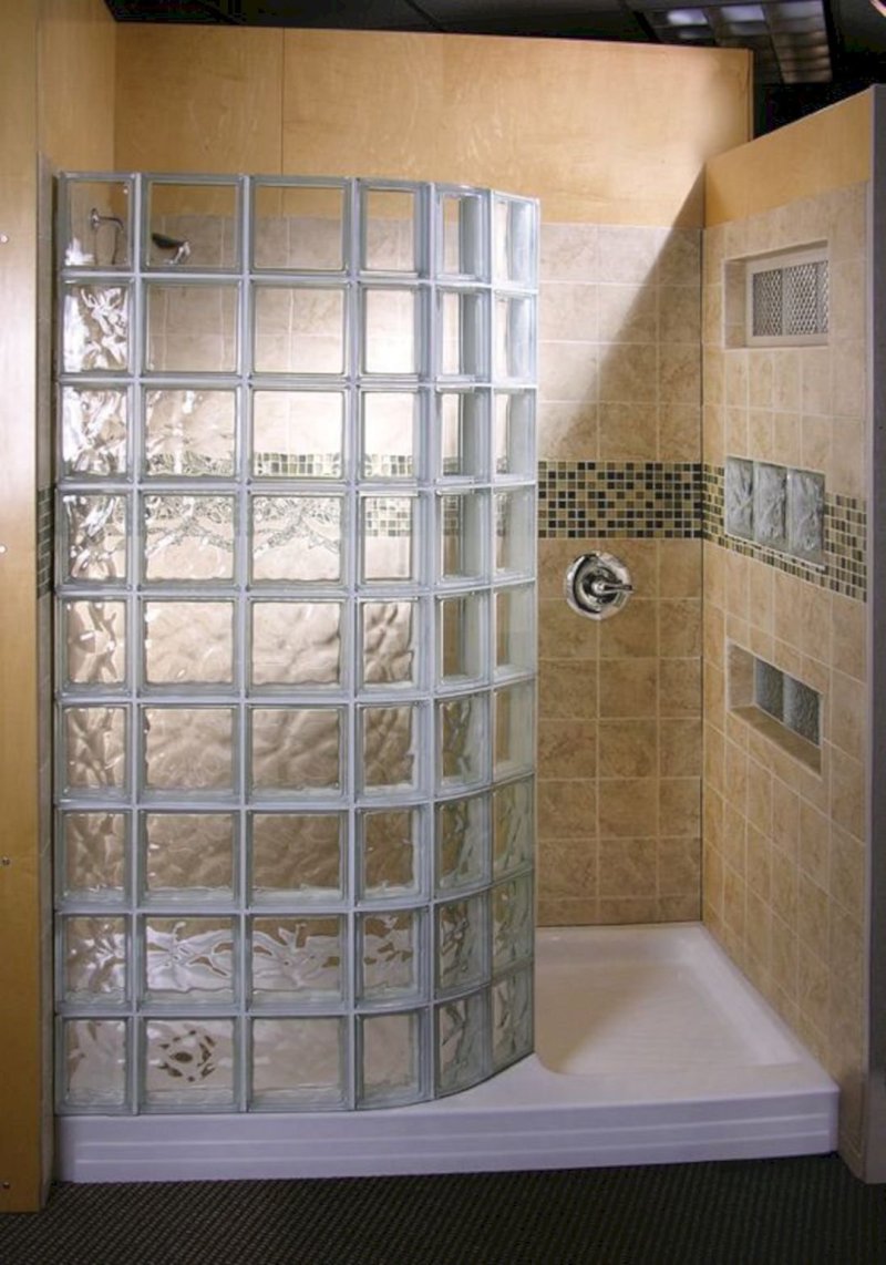 Shower cabin of glass blocks