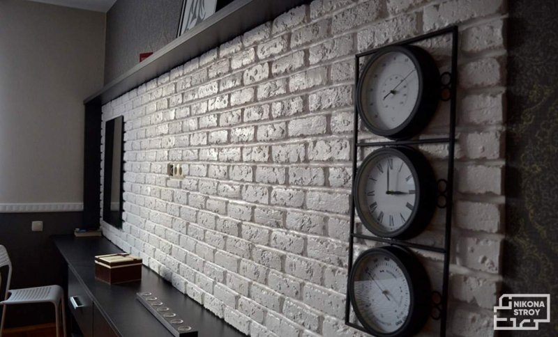 Decorative gypsum brick in the interior