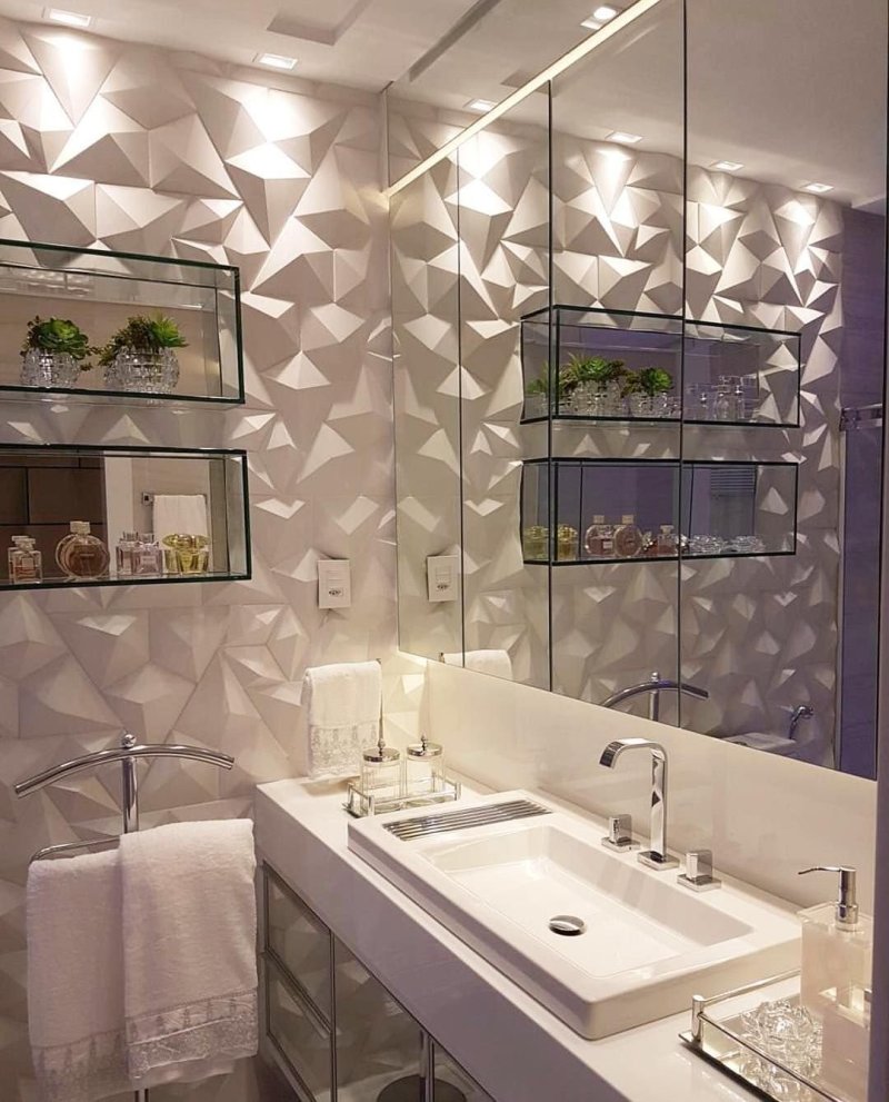 Mirror wall in the bathroom