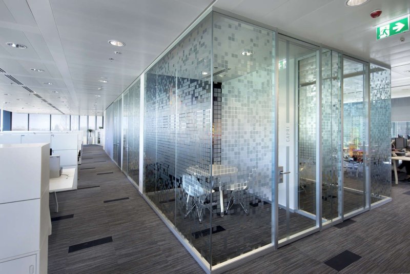 Glass partitions in the office