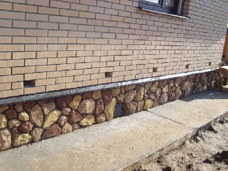 Store trim with stone