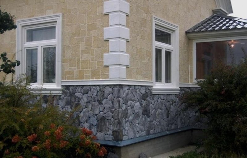 Graduate trim with natural stone