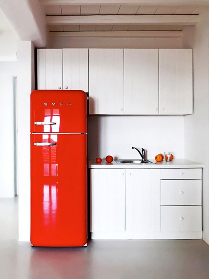 The refrigerator is a smog red